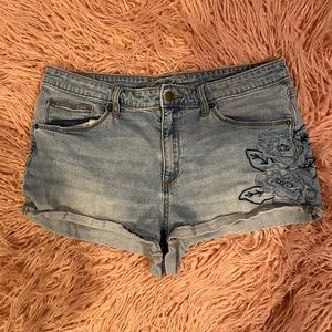 Light Wash High Rise Jean Shorts w/ Floral Design